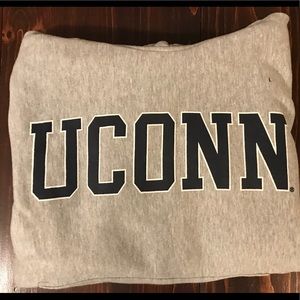 Large men’s UCONN sweatshirt